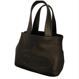 🔥🔥NWOT PRADA Small leather tote 
VERY HARD TO FIND🔥🔥